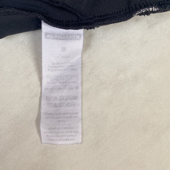 Alphalete Surface Altitude Bra Medium Black - Picture 5 of 5